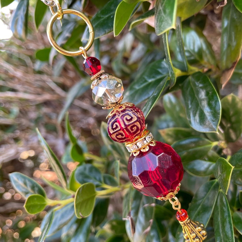 💎 The Red Orient Pendant Necklace